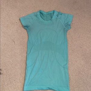 Light green lulu lemon work out t shirt